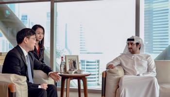 مكتوم بن محمد يستقبل رئيس مجلس الإدارة والمدير التنفيذي لبنك الاتصالات الصيني