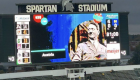 نمایش تصویری از هیتلر در یک استادیوم آمریکایی جنجال به پا کرد