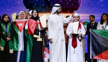 الشيخ محمد بن راشد آل مكتوم مع الفائزين