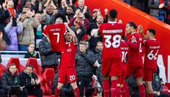 لاعبو ليفربول ودعم لويس دياز