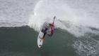 Une vague de treize mètres permet à Laura Enever d'établir un record de surf féminin