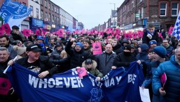 Vidéo.. Premier League. Huées et protestations à Everton concernant le retrait de points infligé au club