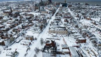 Vidéo .. New York: une grande tempête de neige recouvre la ville