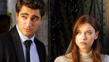 مشهد من مسلسل "الطائر الرفراف"