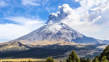 L’explosion spectaculaire du volcan Popocatépetl filmée