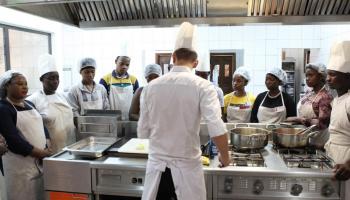 France : un assistant de cuisine malien revendique la nationalité française