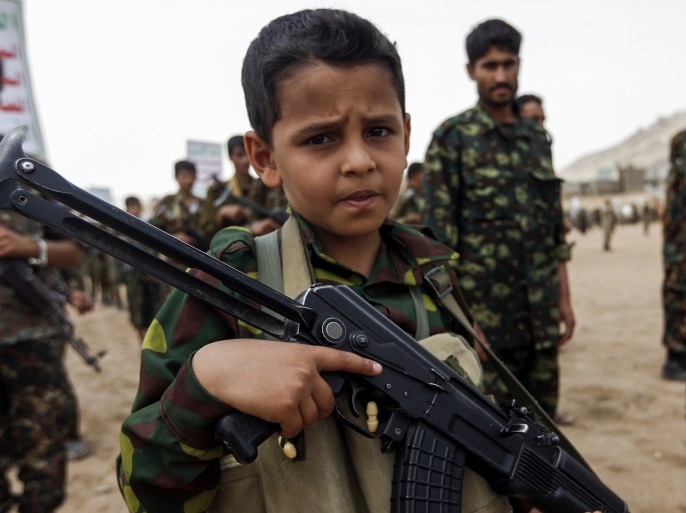 بينهم الحوثي.. صرخة عالمية ضد مجندي الأطفال بـ"يوم اليد الحمراء"