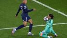  Football/ C1: Kylian Mbappé, 25 minutes d'espoir pour le PSG