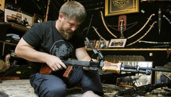 قديروف يختبر الكلاشينكوف الروسي