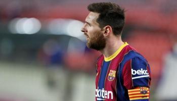 ليونيل ميسي قائد برشلونة السابق
