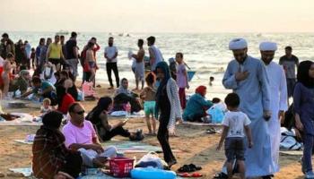 لجان من رجال دين بإيران يراقبون التزام النساء بالحجاب