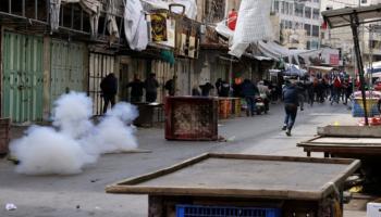 السلطات الإسرائيلية تطلق قنابل الغاز خلال احتجاجات فلسطينية