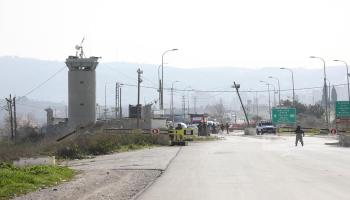 حاجز إسرائيلي قرب نابلس شمالي الضفة الغربية