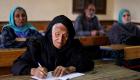 جدة لـ13 حفيدا.. قصة مصرية حققت حلم "القراءة والكتابة" بعمر  87 عاما (صور)