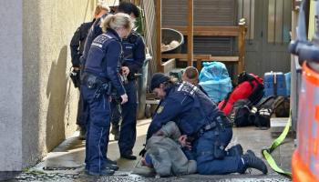 الشرطة تسيطر على المهاجم وتعتقله