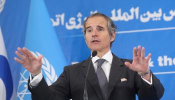 رافائيل غروسي المدير العام لوكالة الطاقة الذرية خلال زيارته لإيران