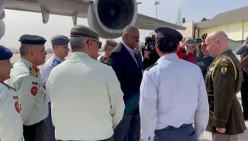 وزير الدفاع الأمريكي لويد أوستن لدى وصوله عمان