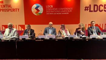 الوزير اليمني خلال المشاركة