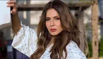 الفنانة نجلاء بدر
