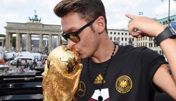 مسعود أوزيل لاعب ريال مدريد وأرسنال الأسبق