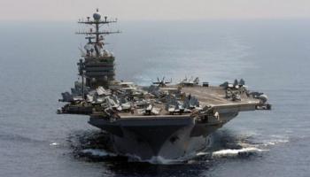 حاملة طائرات أمريكية