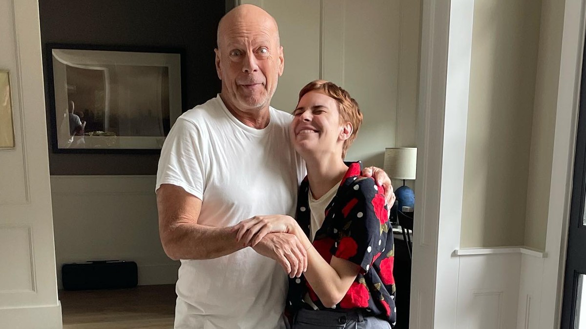 Bruce Willis totalement gaga de son quatrième enfant