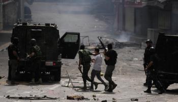 جانب من المواجهات الفلسطينية الإسرائيلية والاعتقالات