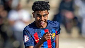 لامين يامال بقميص برشلونة