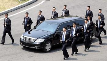 حراس يؤمنون موكب الزعيم الكوري الشمالي - أرشيفية