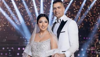 حسن شاكوش وزوجته 