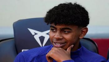 لامين يامال لاعب برشلونة