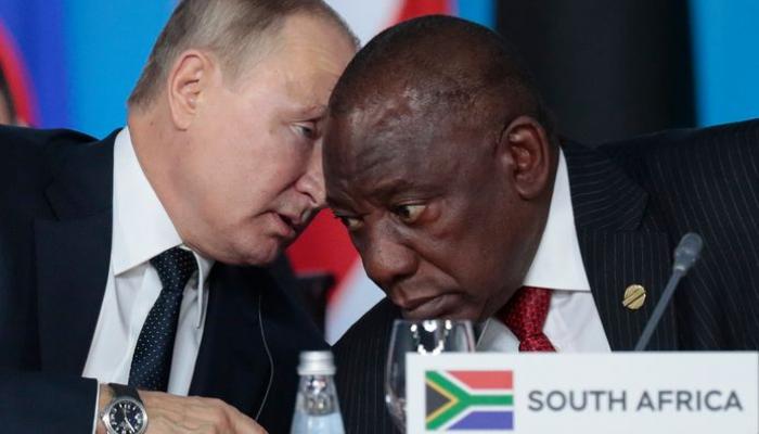 L’Afrique du Sud accusée d’avoir fourni des armes à la Russie