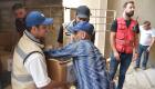 "الفارس الشهم 2".. الإمارات توزع طروداً غذائية وملابس على عمال النظافة في سوريا