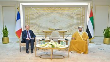 علي النعيمي خلال لقائه هوغ صوري 