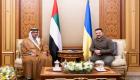 منصور بن زايد يؤكد لزيلينسكي دعم الإمارات للحل السياسي بأوكرانيا