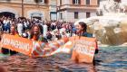 فعالان محیط زیست حوض تروی رم را سیاه کردند؛ «کشور ما در حال مرگ است!» (+ویدئو)