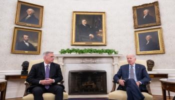 جانب من لقاء بايدن ومكارثي