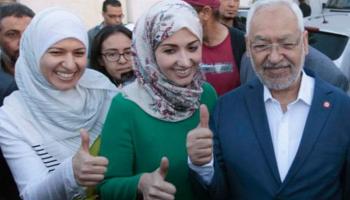 راشد الغنوشي رفقة ابنتيه