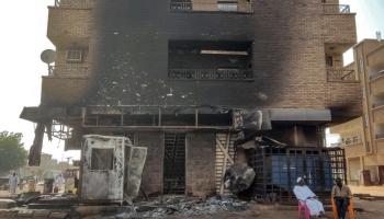 مصرف محترق جراء القتال في الخرطوم- أرشيفية