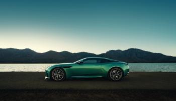 Aston Martin DB12 2024 : la première « super routière » au monde