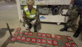 Pérou: la police saisit de 58 kg de cocaïne floquée de symboles nazis