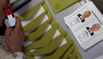 بطاقات الاقتراع في جولة الحسم في الانتخابات الرئاسية التركية