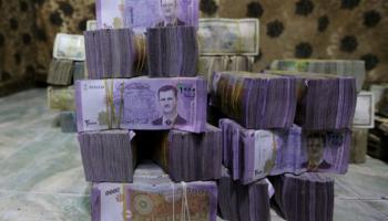 الليرة السورية تواصل التراجع أمام الدولار - أرشيفية