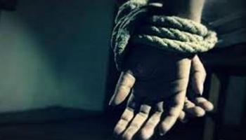 اختطاف فتاة مشهورة وحلق حاجبها - أرشيفية