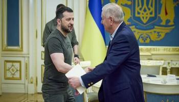 لقاء السيناتور الأمريكي ليندسي غراهام والرئيس الأوكراني فولوديمير زيلينسكي 