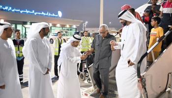 وصول طائرة الإجلاء إلى الإمارات - وام