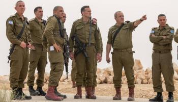 هاليفي يقيم الموقف على أرض الحدث