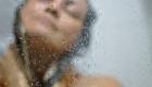الاستحمام بالماء الساخن يصيب امرأة بـ"صداع نادر".. معاناة لمدة عامين