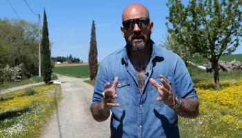 YouTube supprime la chaîne de l’influenceur d’extrême droite Papacito après des menaces contre un maire