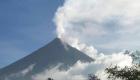 Philippines : un volcan crache cendres et gaz toxiques, des milliers d'évacués
